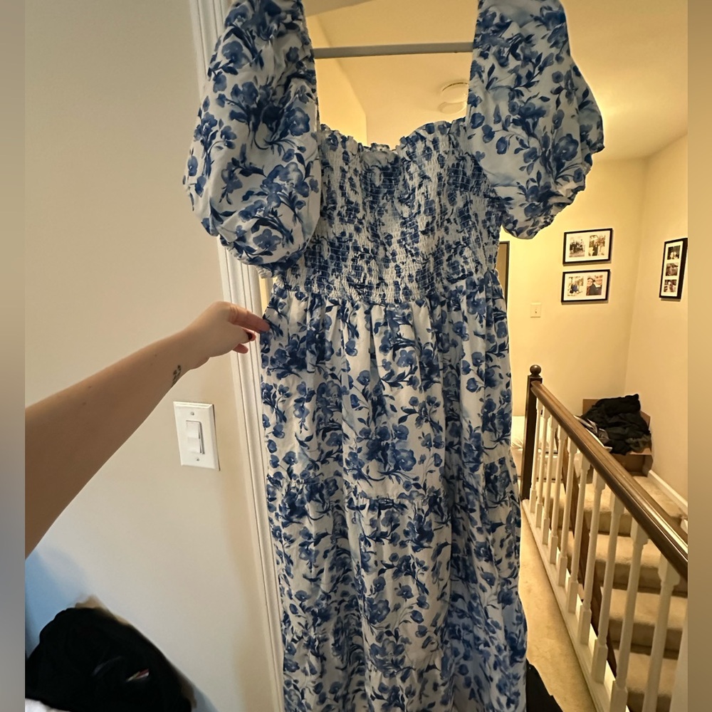 Abercrombie & Fitch Smocked Bodice Poplin Midi Dress Blue and White, size XL.